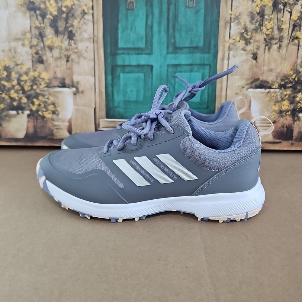adidas Women's Tech Response Spikeless 3.0 Golf Shoes, Grey Three/Silv Size 8.5